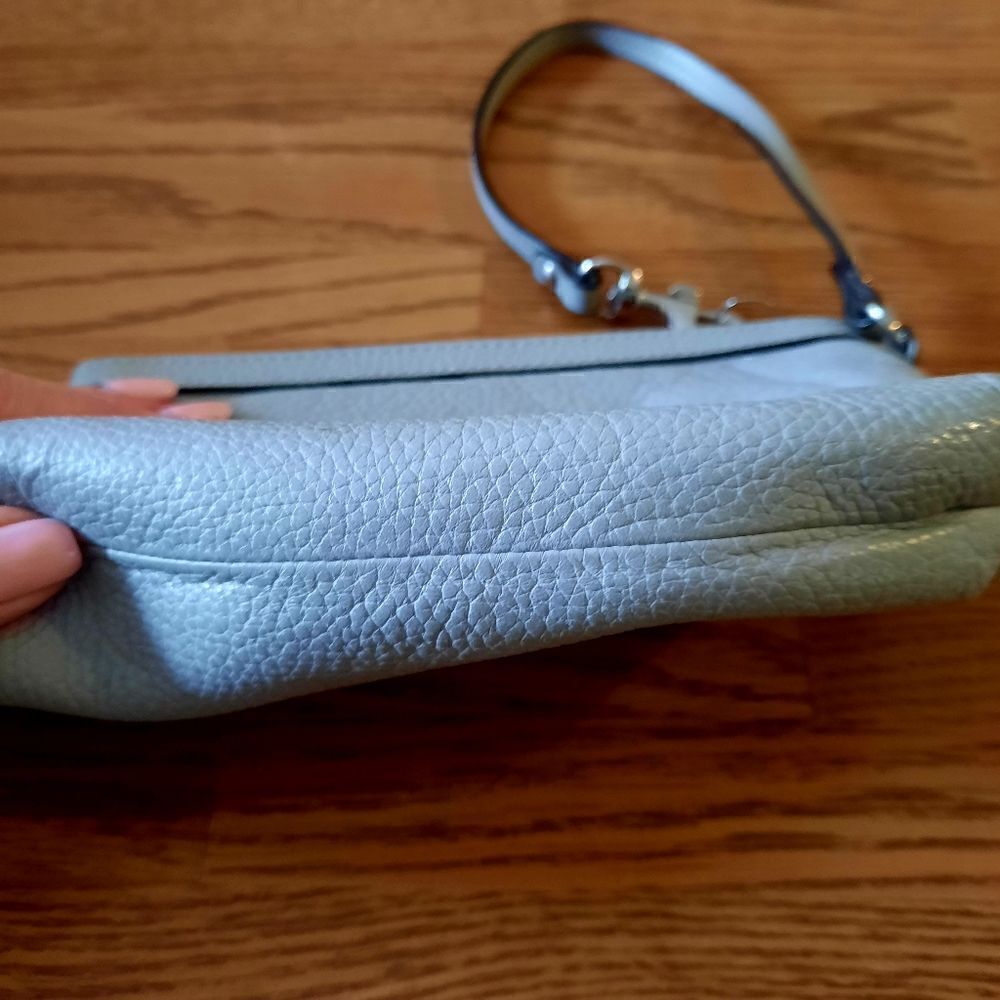 💐COACH Vintage Pebbled Leather Wristlet TIMELESS! - Picture 6 of 13